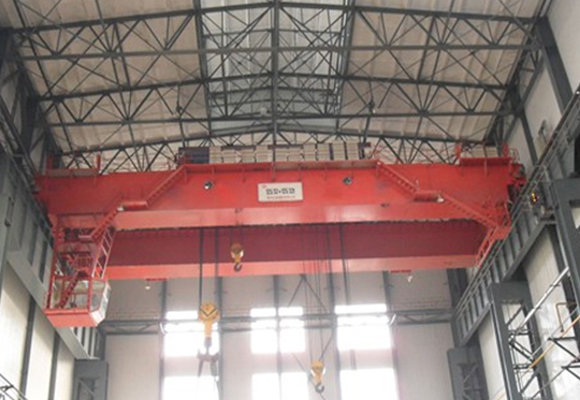  工业起重机