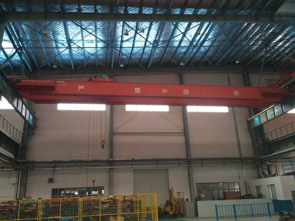 工业起重机
